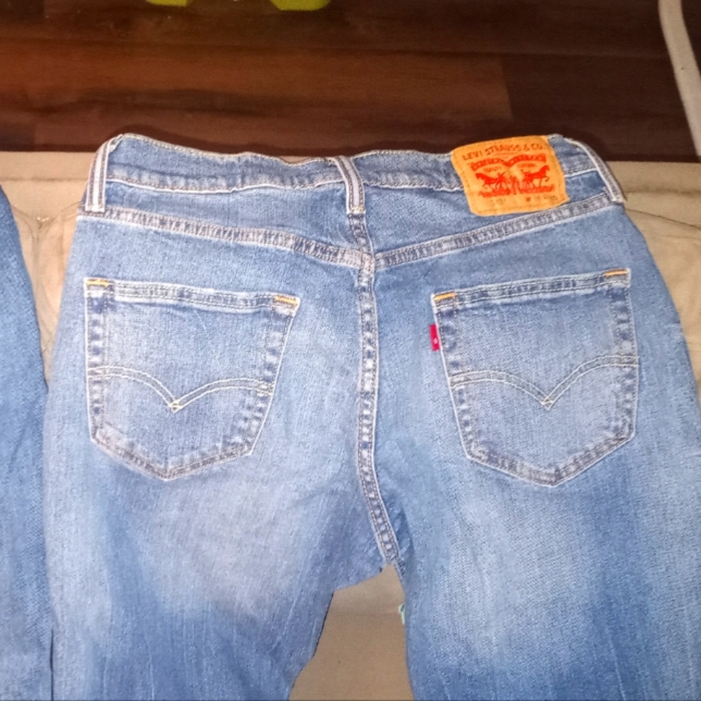 2 pairs of men's 30x30 Levi's new condition